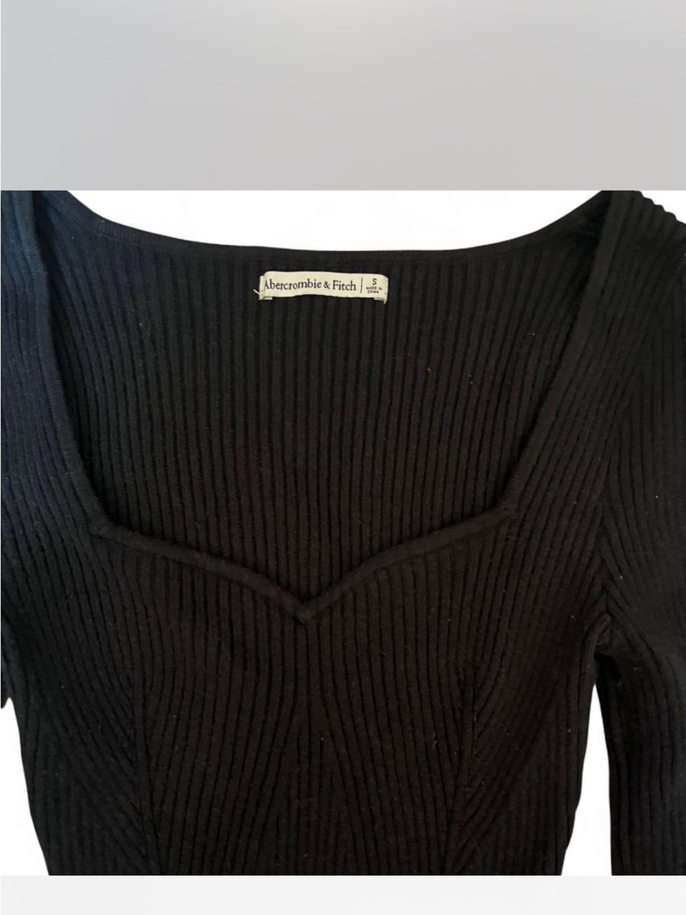 Abercrombie & Fitch Black Ribbed V-Neck Sweetheart Sweater